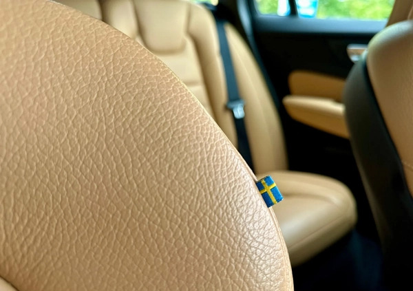 Volvo V60 cena 99900 przebieg: 159550, rok produkcji 2018 z Człuchów małe 631